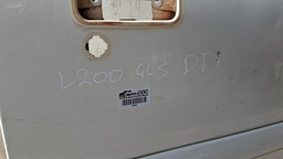 PORTA DIANTEIRA DIREITA L200 1992 1993 A 2006 C/DETALHE