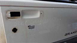 PORTA DIANTEIRA DIREITA GRAND CHEROKEE 1994 A 1998 C/DETALHE