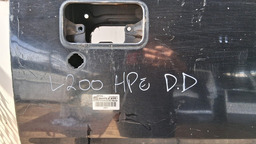 PORTA DIANTEIRA DIREITA L200 1992 1993 A 2006 C/DETALHE