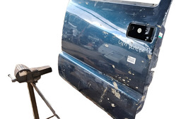 PORTA TRASEIRA ESQUERDA S10 2001 A 2011 C/DETALHE