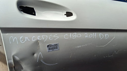 PORTA DIANTEIRA DIREITA MERCEDES CLASSE C 180 200 250 12/14