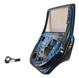 PORTA TRASEIRA DIREITA NISSAN LIVINA 2010 A 2014