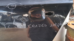 PORTA TRASEIRA ESQUERDA CRUZE SEDAN 2012 A 2016 C/DETALHE