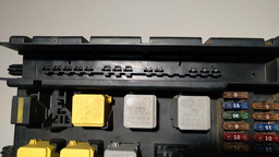 CAIXA DE FUSÍVEL SPRINTER 415 2.2 2013 A 2019 (COM DETALHE)