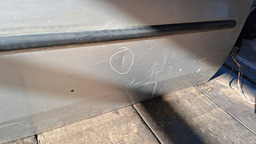 PORTA DIANTEIRA DIREITA LOGAN 2008 A 2013 DETALHES