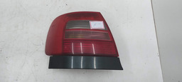 Lanterna Traseira Esquerda Audi A4 Turbo 1.8 97 8d0945095