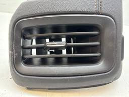 DIFUSOR DE AR ESQUERDO TRAILBLAZER S10 2018 Á 2023