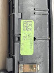 BOTAO PISCA ALERTA JEEP RENEGADE 2016 Á 2019 07356350190