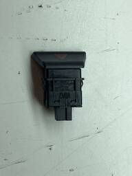 BOTAO PISCA ALERTA GM MONTANA AGILE 2015 Á 2019 52046393