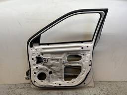 PORTA DIANTEIRA DIREITA KICKS 2017 2018 A 2024