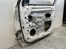 PORTA DIANTEIRA DIREITA KICKS 2017 2018 A 2024