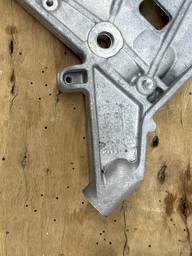 SUPORTE COMPRESSOR AR FIAT TORO 2016 Á 2024