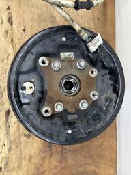 CUBO TRASEIRO DIREITO C/ FREIO  FIAT TORO 2016 Á 2023