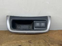 Moldura Painel Carregador USB Toyota Hilux 2020 Á 2023