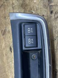 MOLDURA PAINEL CARREGADOR USB TOYOTA HILUX 2020 Á 2023