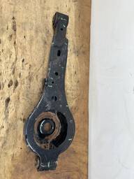 BANDEJA TRASEIRA TOYOTA SW4 2016/