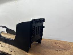 CONSOLE CENTRAL APOIO BRAÇO TOYOTA HILUX 2016 Á 2024