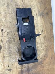 PORTA COPOS ESQUERDO HILUX SW4 2016 Á 2023