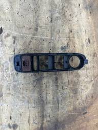 MOLDURA COMANDO BOTAO FIAT TORO 2016 Á 2024