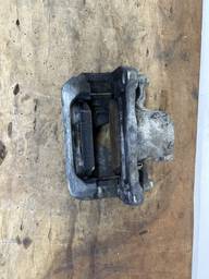 PINÇA DIREITA FIAT TORO 2024