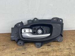 MAÇANETA DIANTEIRA ESQUERDA FIAT TORO 16 Á 23