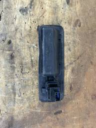 MOLDURA BOTAO ABERTURA TAMPA HILUX SW4 16 Á 23