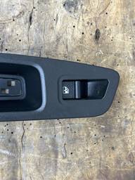 MOLDURA C/ BOTAO VIDRO FIAT TORO 16 Á 24