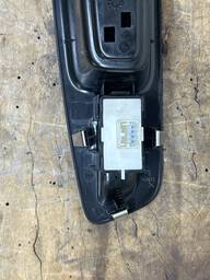 MOLDURA C/ BOTAO VIDRO FIAT TORO 16 Á 24