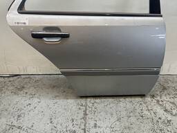 PORTA TRASEIRA DIREITA MERCEDES CLASSE C 180 200 320 94/98