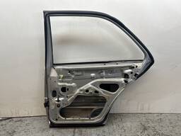 PORTA TRASEIRA DIREITA MERCEDES CLASSE C 180 200 320 94/98