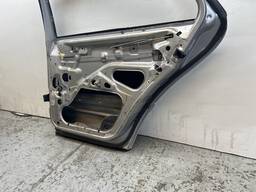 PORTA TRASEIRA DIREITA MERCEDES CLASSE C 180 200 320 94/98