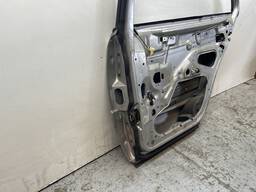 PORTA TRASEIRA DIREITA MERCEDES CLASSE C 180 200 320 94/98