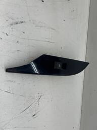 BOTAO TRASEIRO ESQUERDO HILUX 2016 Á 2023