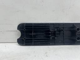 SOLEIRA PORTA TRASEIRA ESQURD HILUX 2016 Á 2022