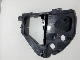 Suporte painel lateral direito audi a3