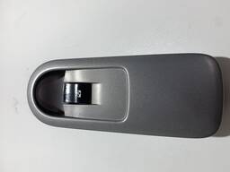 Moldura com botão vidro eletrico lado direito sandero