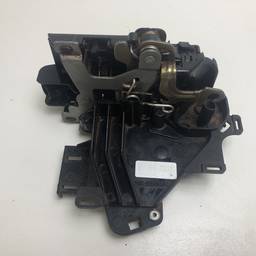 FECHADURA PORTA TRASEIRA DIRE GOLF POLO BORA 98 A 13 S/TRAVA