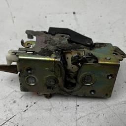 Fechadura Porta Dianteira Esquerda Sprinter 1997 a 2011