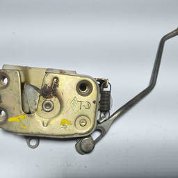 Fechadura Porta Traseira Direita L200 até 2005 Quadrada