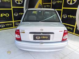 Tampa Traseira Corsa Classic 98 a 2005 Furo Cilindro Centro