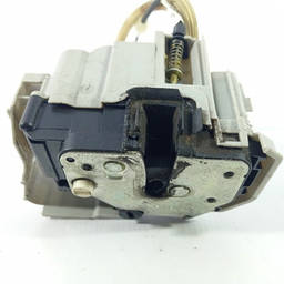 PEÇA USADA:  POR SE UMA PEÇA USADA, PODE APRESENTAR ALGUNS S