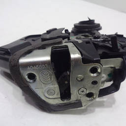 Fechadura Porta Traseira Esq Corolla 03 a 08 Hilux Sw4 06/15