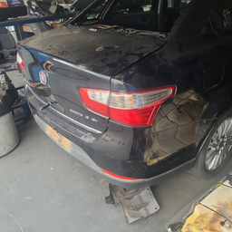 Fiat Grand Siena 2012 1.6 16v Essence Flex Dualogic 4p