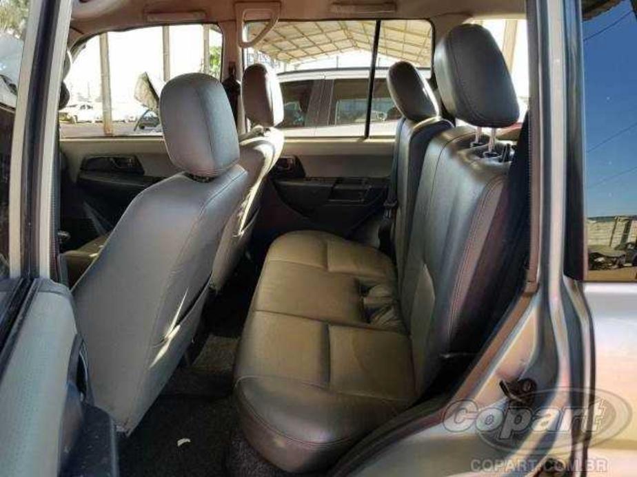 PAJERO TR4 2.0 4X4 AUTOMÁTICA/GASOLINA