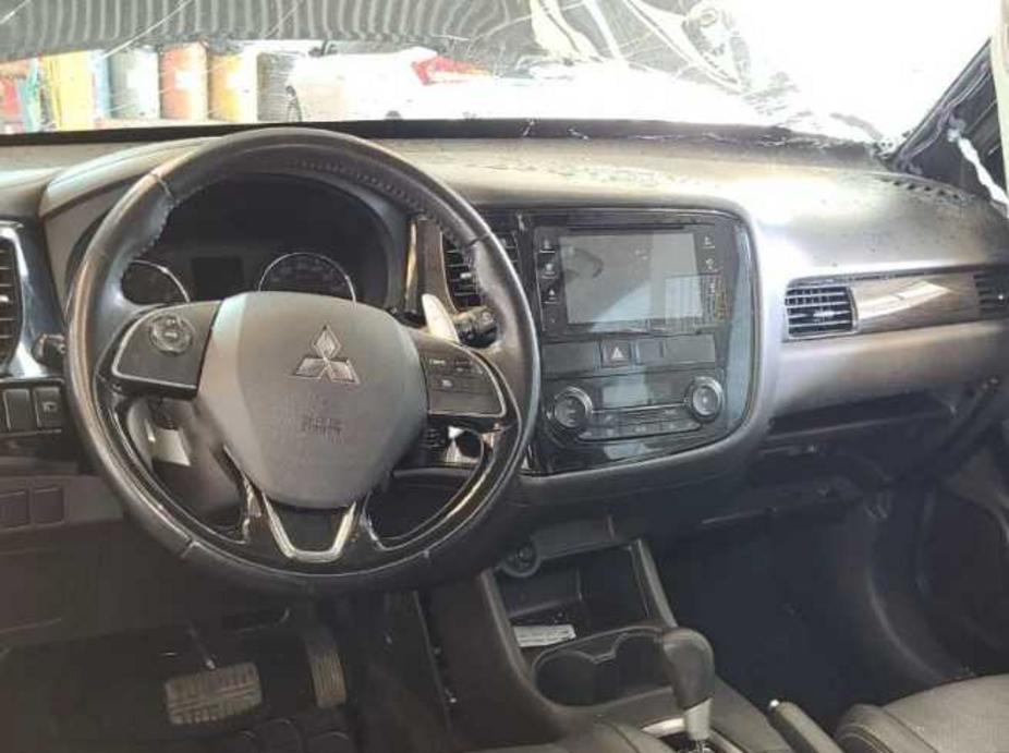MITSUBISHI OUTLANDER 2.0 4X2 AT 2016
