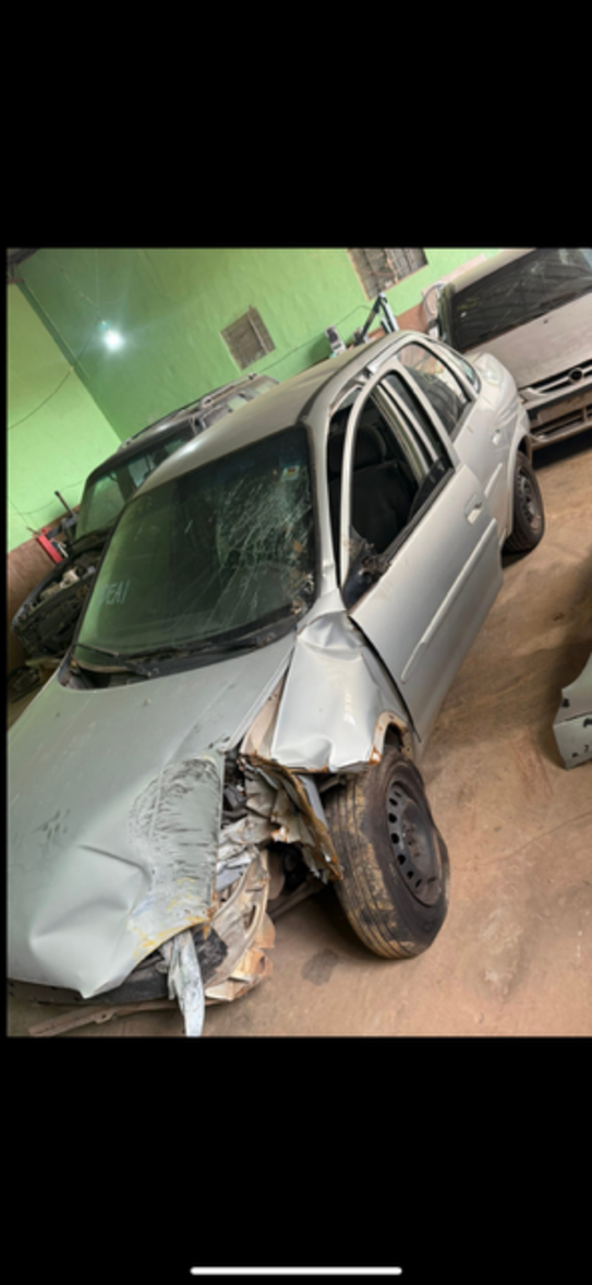  GM/CORSA MILENIUM 2001