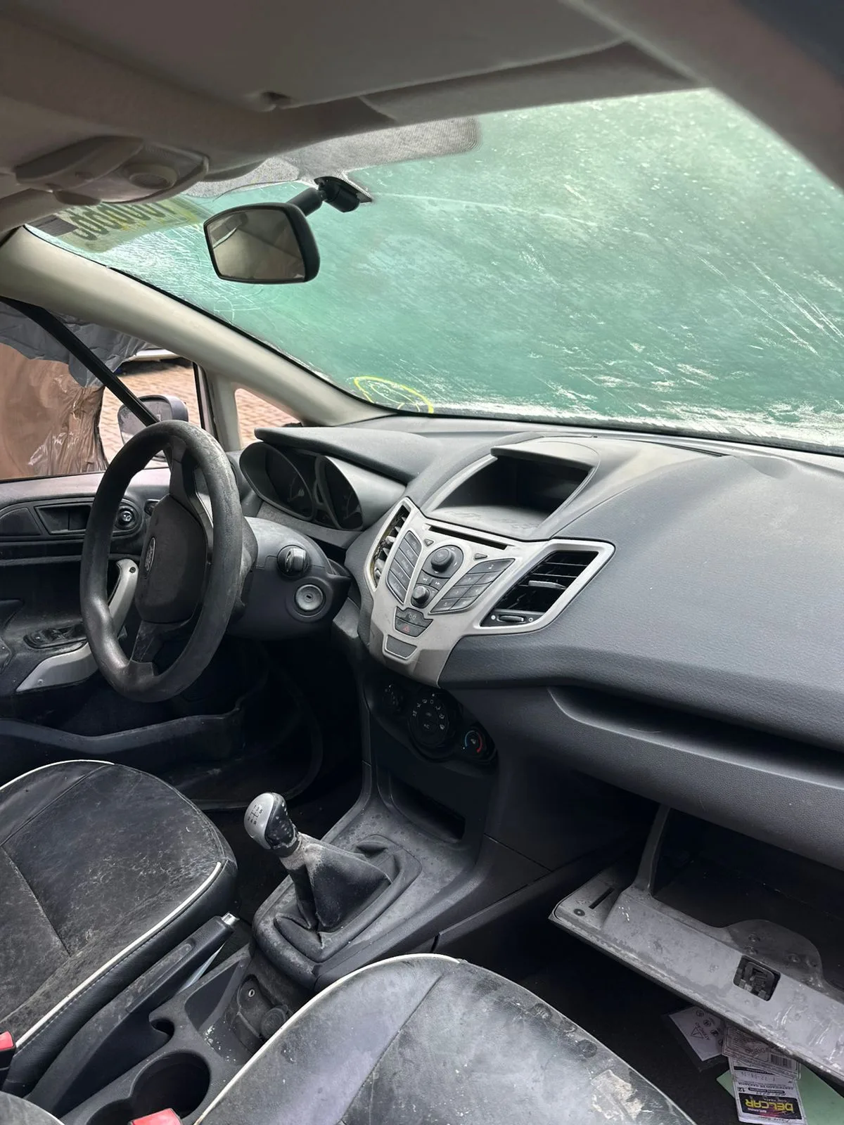 FORD FIESTA SEDAN SE 1.6 10.11