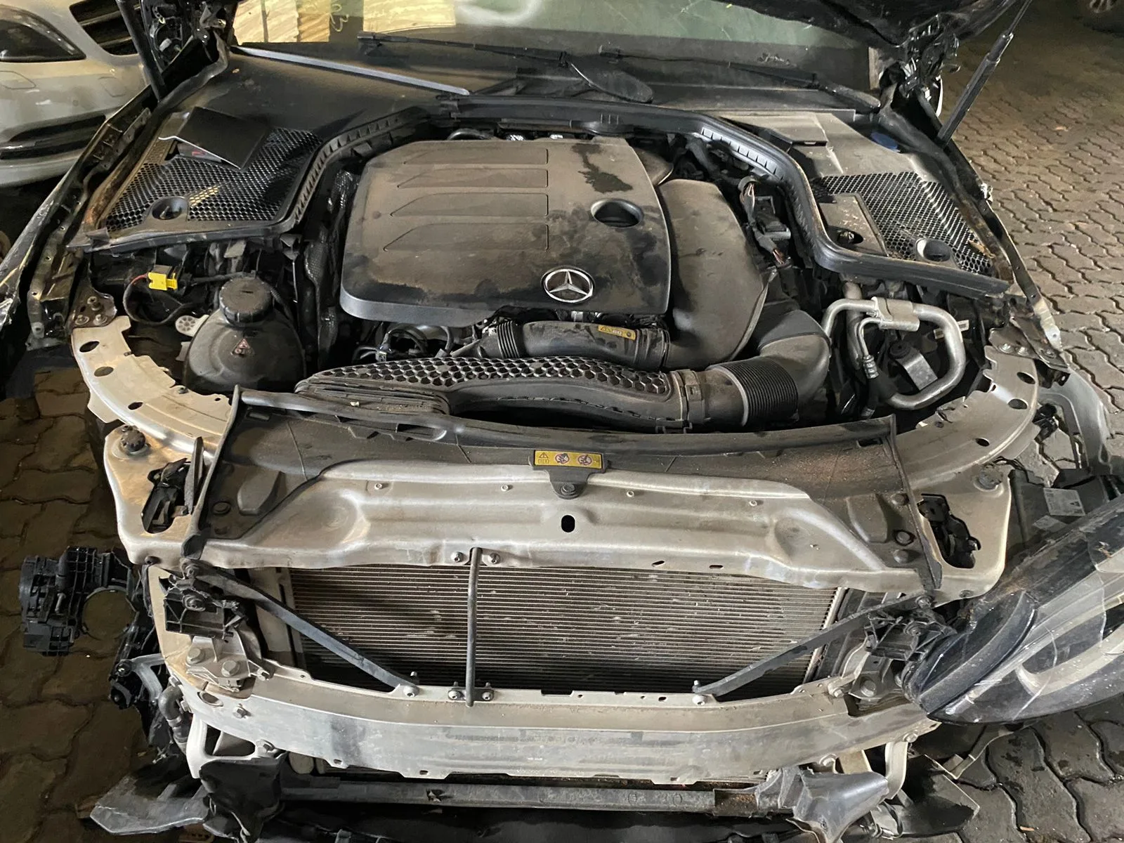 MERCEDES-BENZ C300 2019