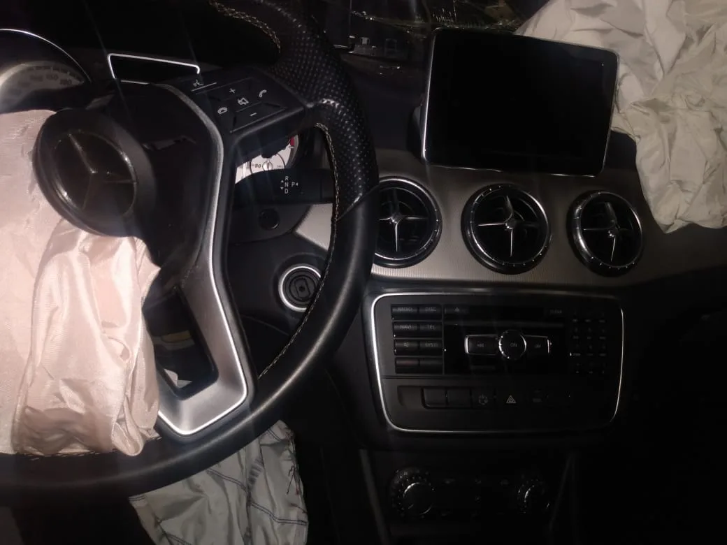 MERCEDES-BENZ CLA200 2014