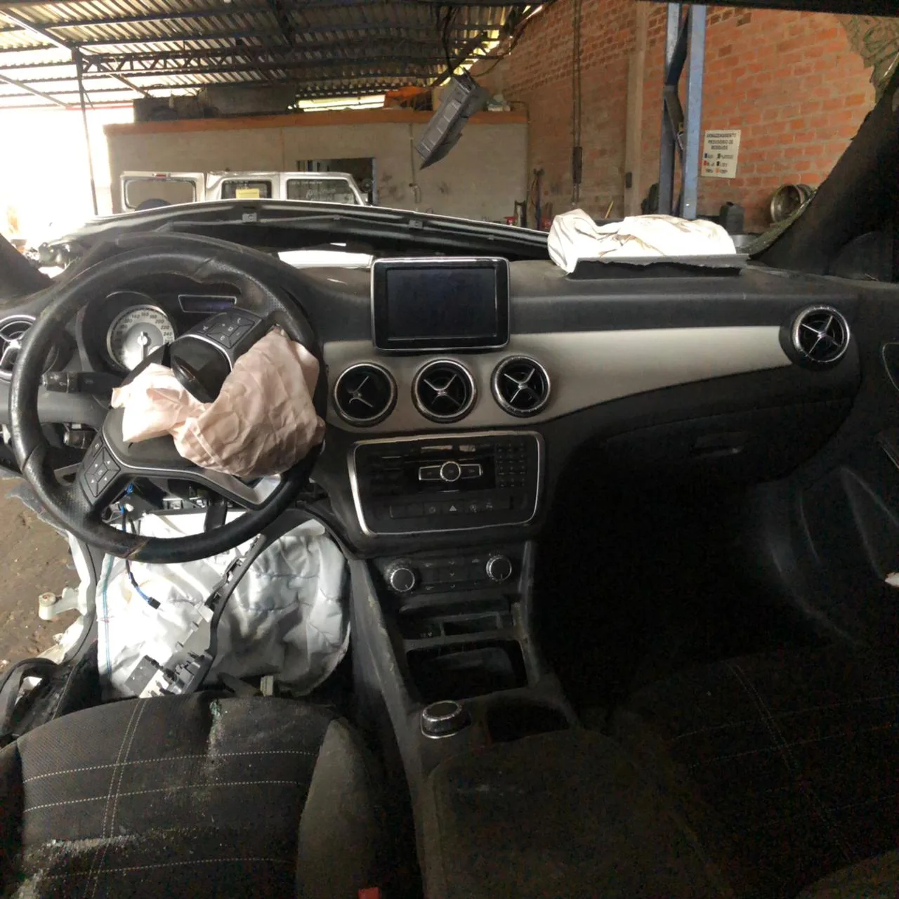 MERCEDES-BENZ CLA200 2014
